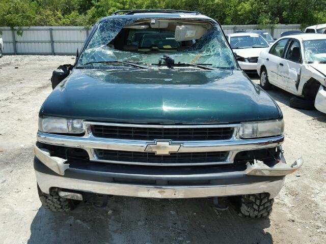 1GNFK16Z82J119922 - 2002 CHEVROLET SUBURBAN K GREEN photo 10