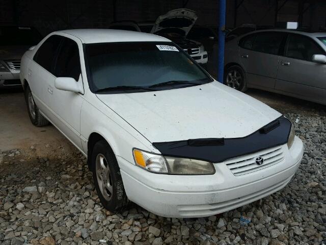 4T1BF22K1WU924932 - 1998 TOYOTA CAMRY CE WHITE photo 1