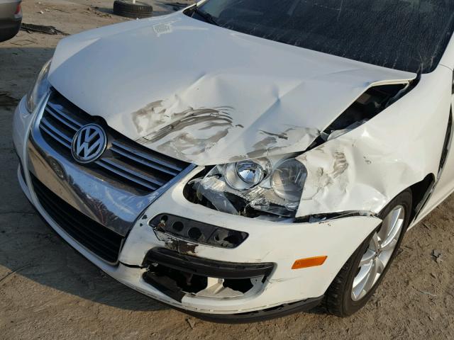 3VWRX7AJ9AM124105 - 2010 VOLKSWAGEN JETTA WHITE photo 9