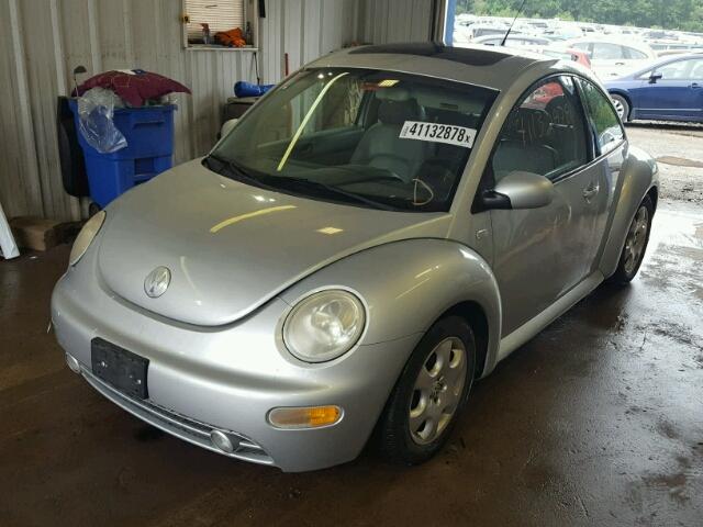 3VWCP21C93M421050 - 2003 VOLKSWAGEN NEW BEETLE 银色 照片 2