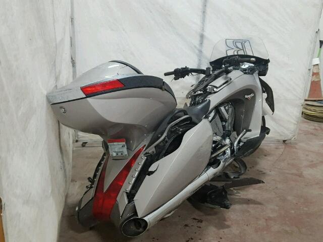 5VPSW36N4D3018096 - 2013 VICTORY MOTORCYCLES VISION TOU BROWN photo 4