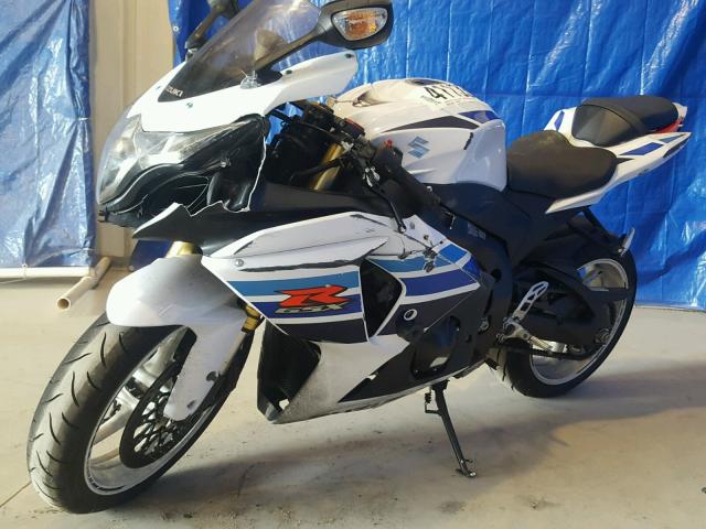 JS1GT78A8D2100735 - 2013 SUZUKI GSX-R1000 WHITE photo 9