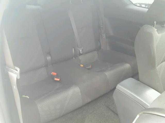 JTKJF5C78B3014974 - 2011 TOYOTA SCION TC 白色 照片 6