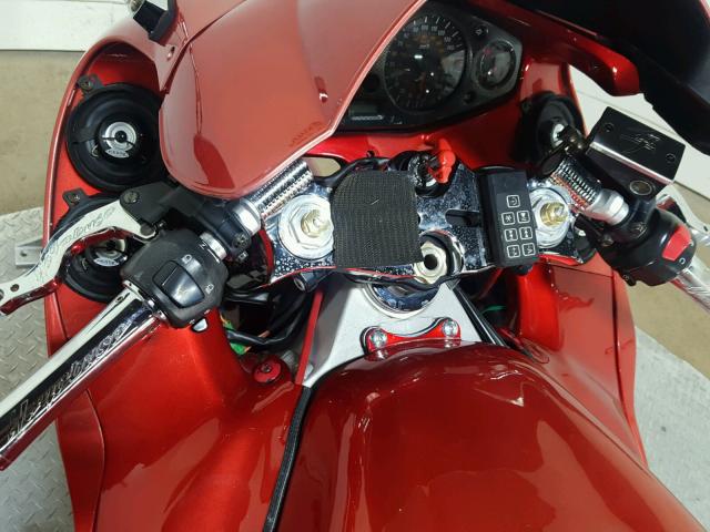 JS1GW71A132104724 - 2003 SUZUKI GSX1300 R RED photo 17