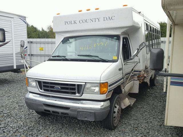 1FDXE45S84HB49695 - 2004 FORD E450 SUPER WHITE photo 2