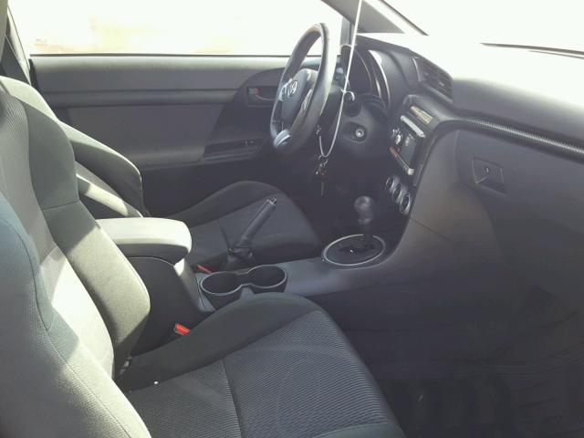 JTKJF5C72B3008653 - 2011 TOYOTA SCION TC 白色 照片 5