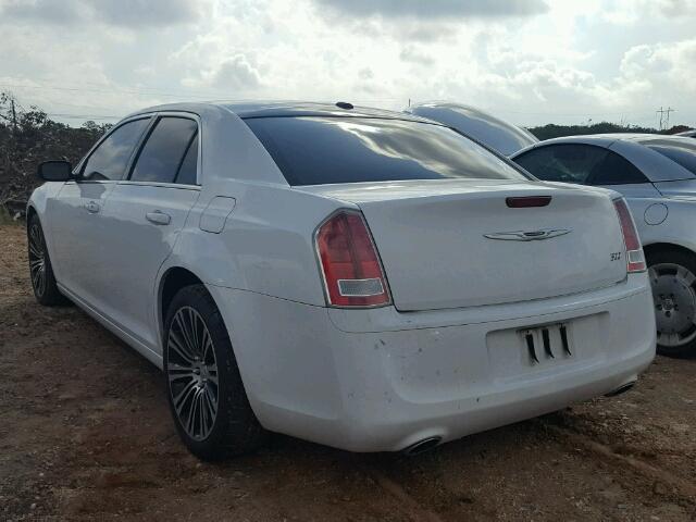 2C3CCABT3DH530079 - 2013 CHRYSLER 300 WHITE photo 3