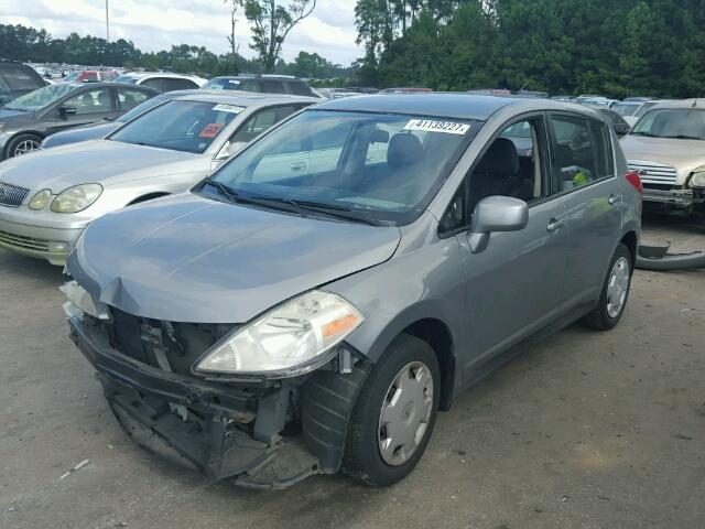 3N1BC13EX7L453331 - 2007 NISSAN VERSA S GRAY photo 2