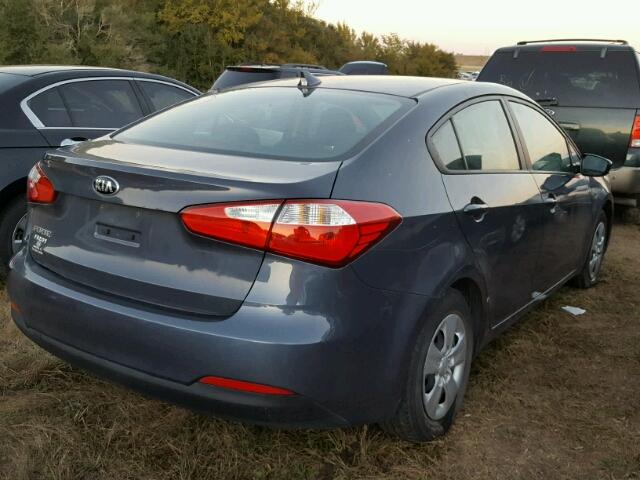 KNAFK4A6XG5606088 - 2016 KIA FORTE BLUE photo 4