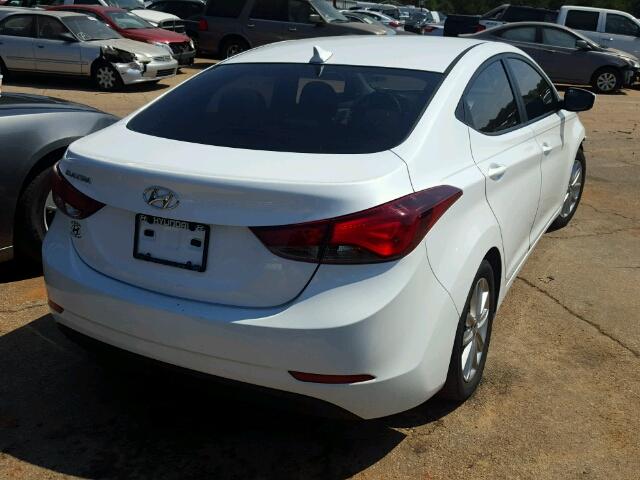 5NPDH4AE8FH582369 - 2015 HYUNDAI ELANTRA WHITE photo 4