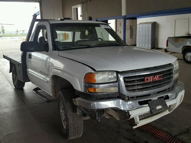 1GTHC24G05E165196 - 2005 GMC SIERRA WHITE photo 1