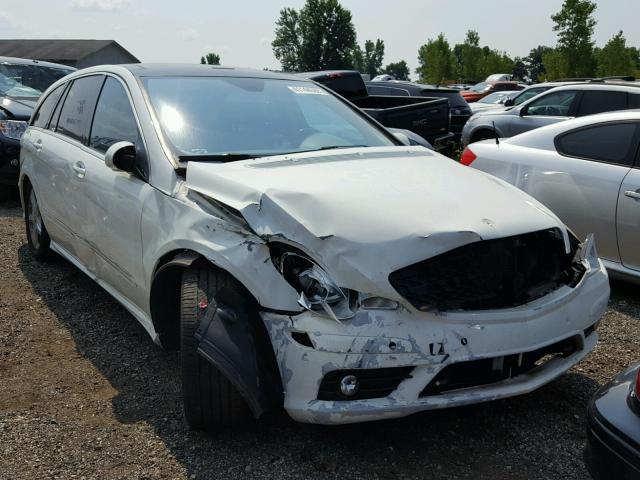 4JGCB65E59A093745 - 2009 MERCEDES-BENZ R 350 4MAT WHITE photo 1