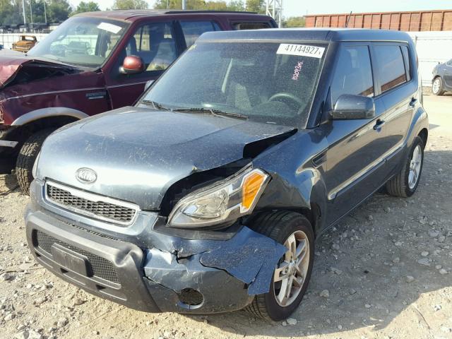 KNDJT2A24B7218072 - 2011 KIA SOUL + GRAY photo 2