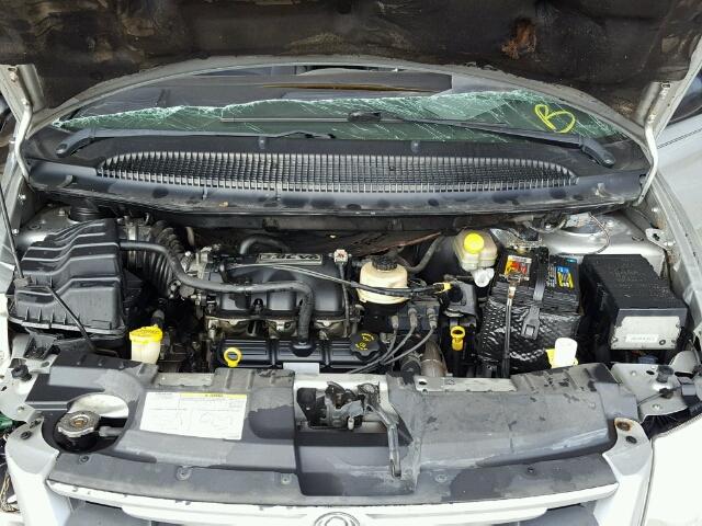 2C4GP54L65R133788 - 2005 CHRYSLER TOWN & COU SILVER photo 7