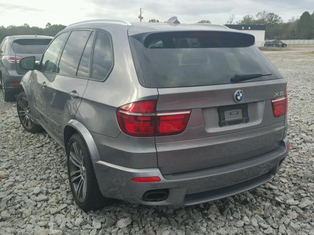 5UXZV8C58D0C16040 - 2013 BMW X5 GRAY photo 3