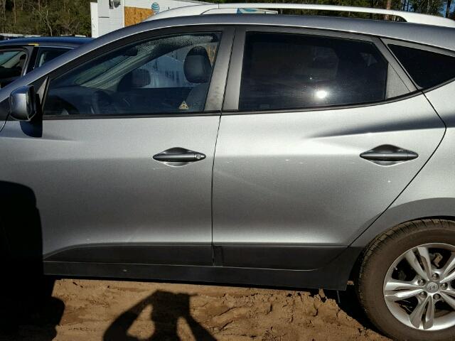 KM8JU3AC9BU232011 - 2011 HYUNDAI TUCSON SILVER photo 9