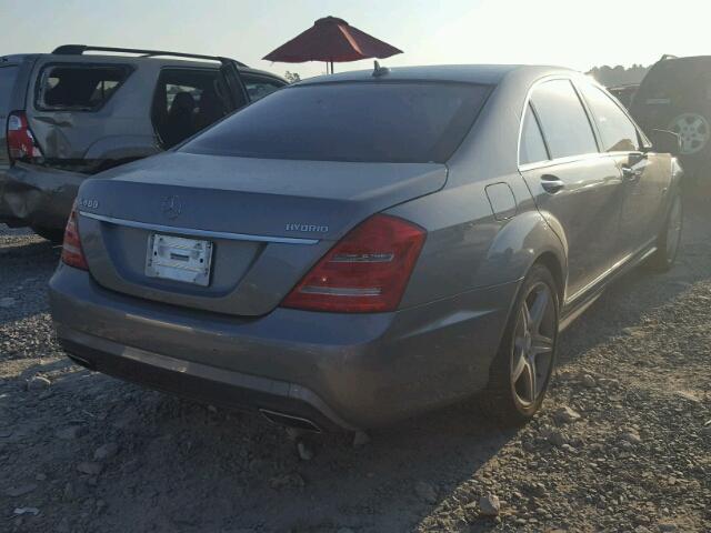 WDDNG9FB9AA318389 - 2010 MERCEDES-BENZ S 400 SILVER photo 4