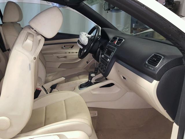 WVWBA71F08V027005 - 2008 VOLKSWAGEN EOS TURBO WHITE photo 6