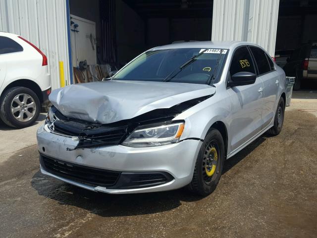 3VW2K7AJ9EM293949 - 2014 VOLKSWAGEN JETTA BASE 银色 照片 2