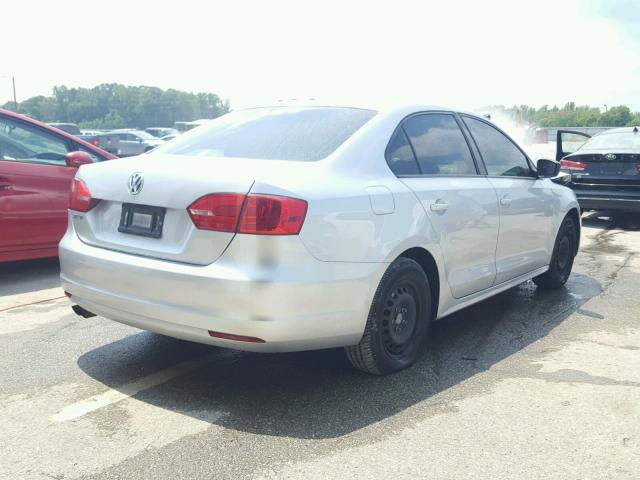 3VW2K7AJ9EM293949 - 2014 VOLKSWAGEN JETTA BASE 银色 照片 4