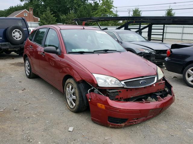 3FAFP37N95R119980 - 2005 FORD FOCUS ZX5 RED photo 1