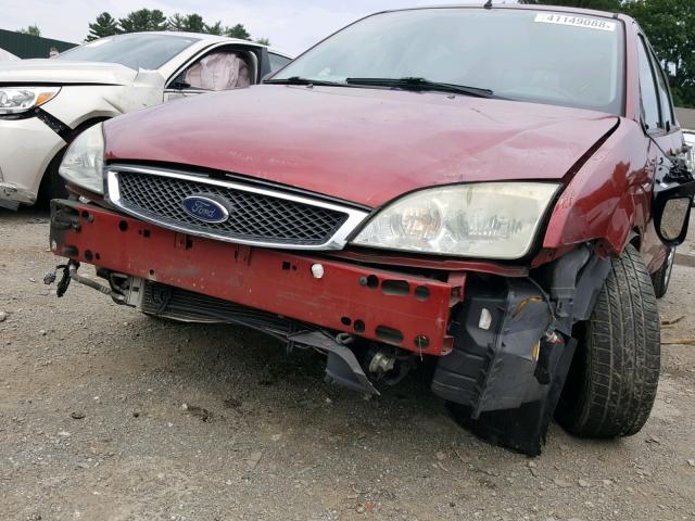 3FAFP37N95R119980 - 2005 FORD FOCUS ZX5 RED photo 10