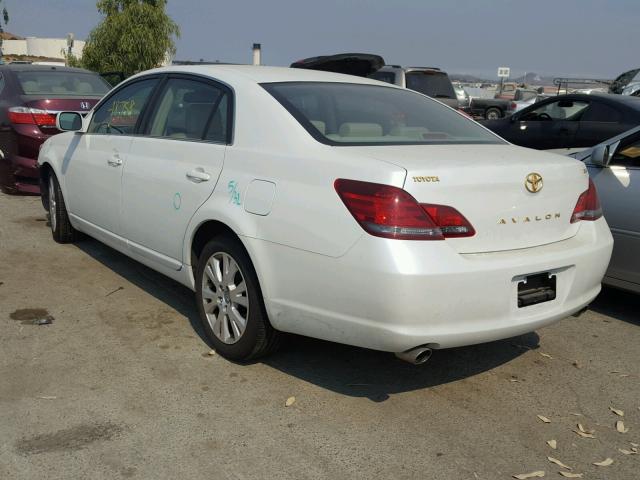 4T1BK36B98U324125 - 2008 TOYOTA AVALON XL WHITE photo 3
