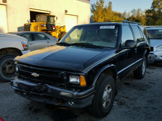 1GNDT13W1S2169683 - 1995 CHEVROLET BLAZER BLACK photo 2