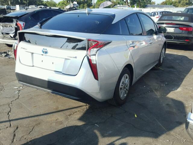 JTDKBRFU1H3555468 - 2017 TOYOTA PRIUS SILVER photo 4