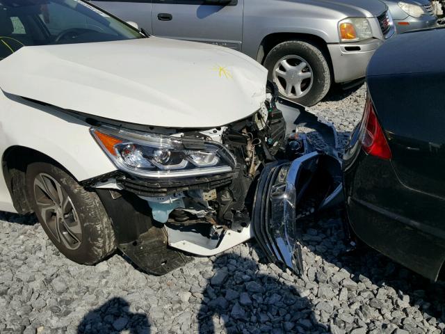 1HGCR2F4XHA094646 - 2017 HONDA ACCORD WHITE photo 9