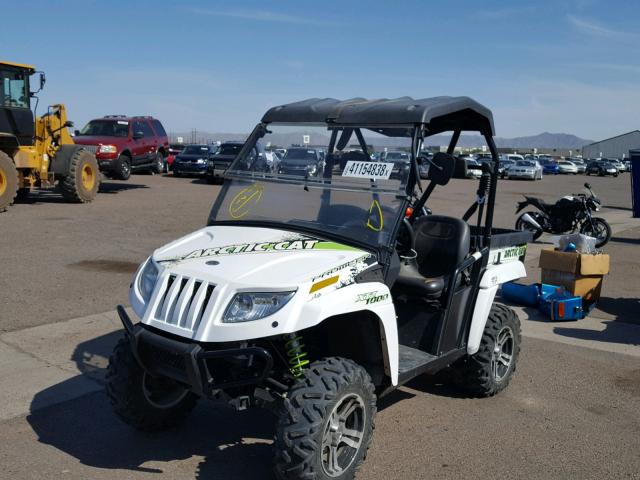 4UF11MPV6BT303045 - 2011 ARCTIC CAT PROWLER WHITE photo 2