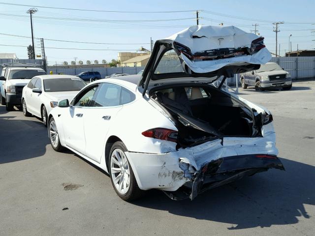 5YJSA1E11GF174748 - 2016 TESLA MODEL S WHITE photo 3
