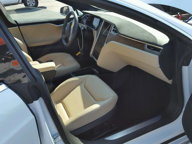 5YJSA1E11GF174748 - 2016 TESLA MODEL S WHITE photo 5