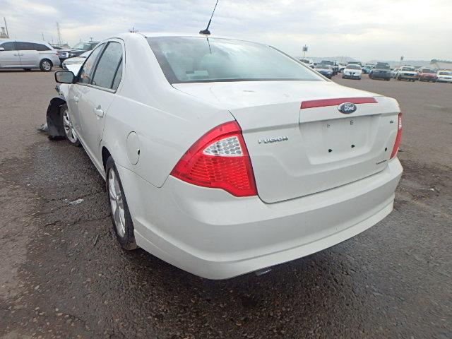 3FAHP0HG8CR342631 - 2012 FORD FUSION SE WHITE photo 3