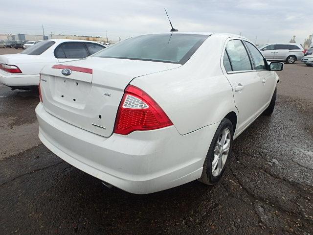 3FAHP0HG8CR342631 - 2012 FORD FUSION SE WHITE photo 4