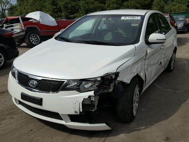 KNAFU4A22C5603154 - 2012 KIA FORTE EX WHITE photo 2