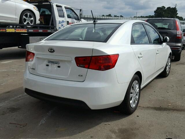 KNAFU4A22C5603154 - 2012 KIA FORTE EX WHITE photo 4