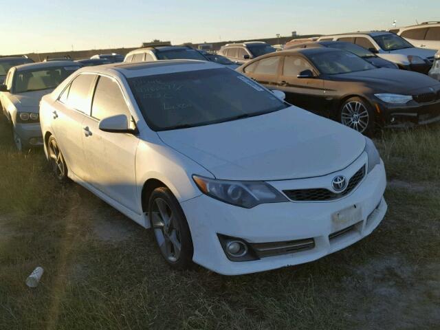 4T1BK1FK5CU519135 - 2012 TOYOTA CAMRY SE WHITE photo 1