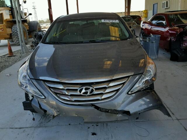 5NPEC4AB3CH476061 - 2012 HYUNDAI SONATA SE GRAY photo 10