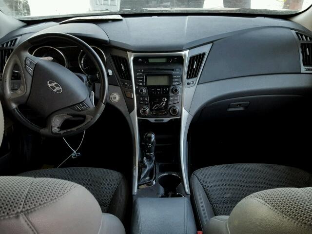 5NPEC4AB3CH476061 - 2012 HYUNDAI SONATA SE GRAY photo 9