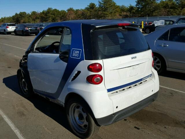 WMEEJ3BA1EK765211 - 2014 SMART FORTWO PUR WHITE photo 3