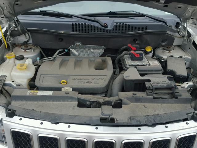 1C4NJCBB8ED624809 - 2014 JEEP COMPASS SP 银色 照片 7