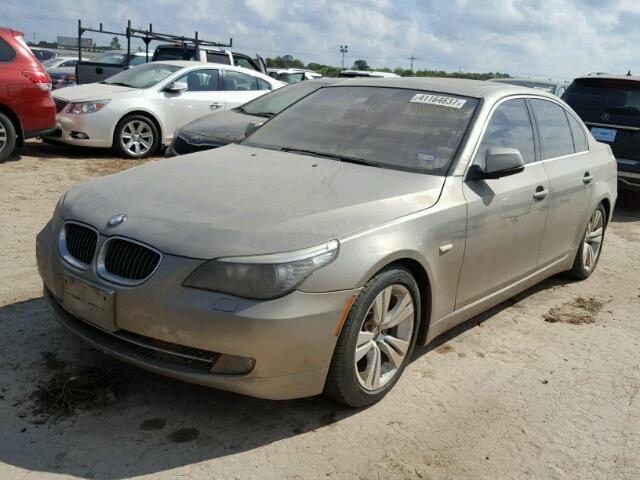 WBANU5C5XAC129925 - 2010 BMW 528 GRAY photo 2