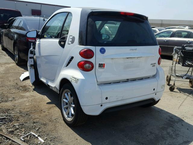 WMEEJ9AA4GK844489 - 2016 SMART FORTWO ELE 白色 照片 3