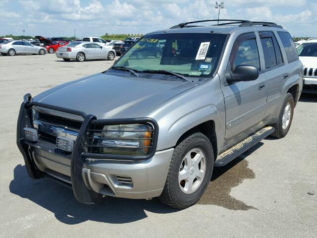 1GNDS13S922232142 - 2002 CHEVROLET TRAILBLAZE SILVER photo 2