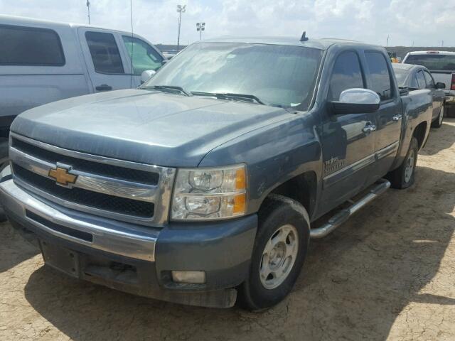 3GCPKSE32BG168065 - 2011 CHEVROLET SILVERADO BLUE photo 2