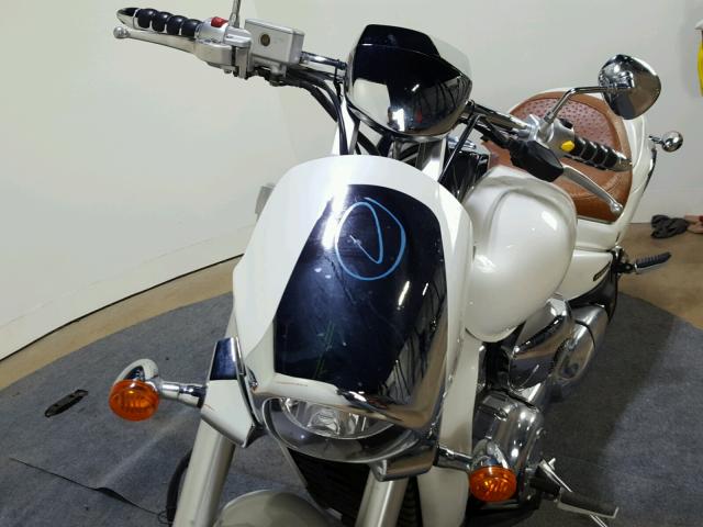 JS1VY53A372102241 - 2007 SUZUKI VZR1800 WHITE photo 18