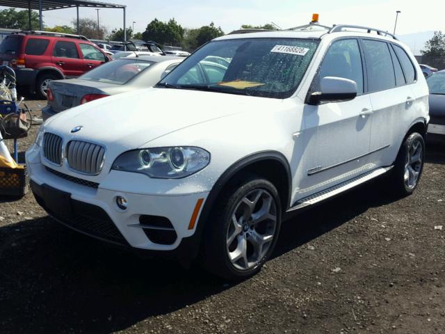 5UXZW0C56D0B94893 - 2013 BMW X5 XDRIVE3 WHITE photo 2