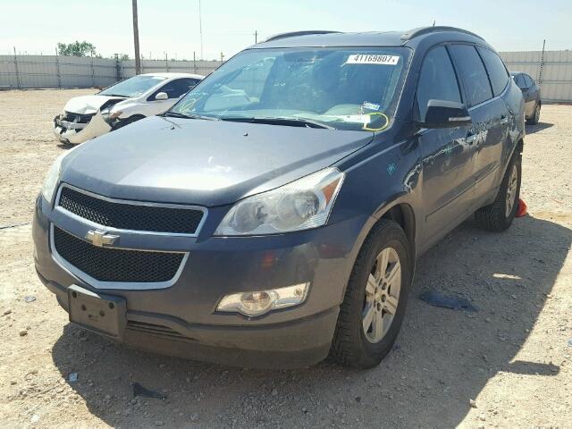 1GNKRGED7BJ126024 - 2011 CHEVROLET TRAVERSE L GRAY photo 2