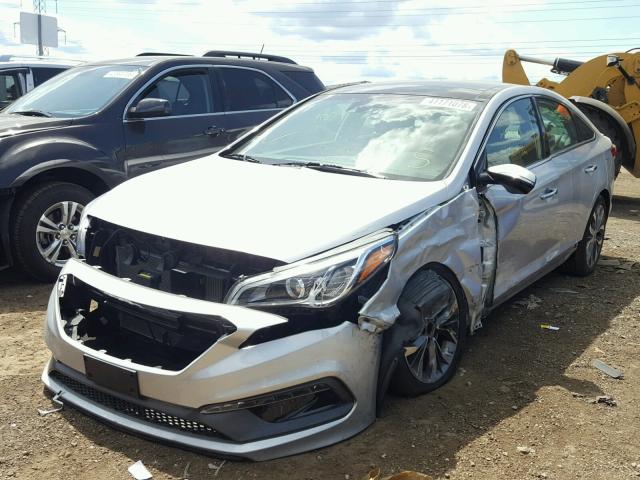 5NPE34AB2FH134217 - 2015 HYUNDAI SONATA SPO SILVER photo 2